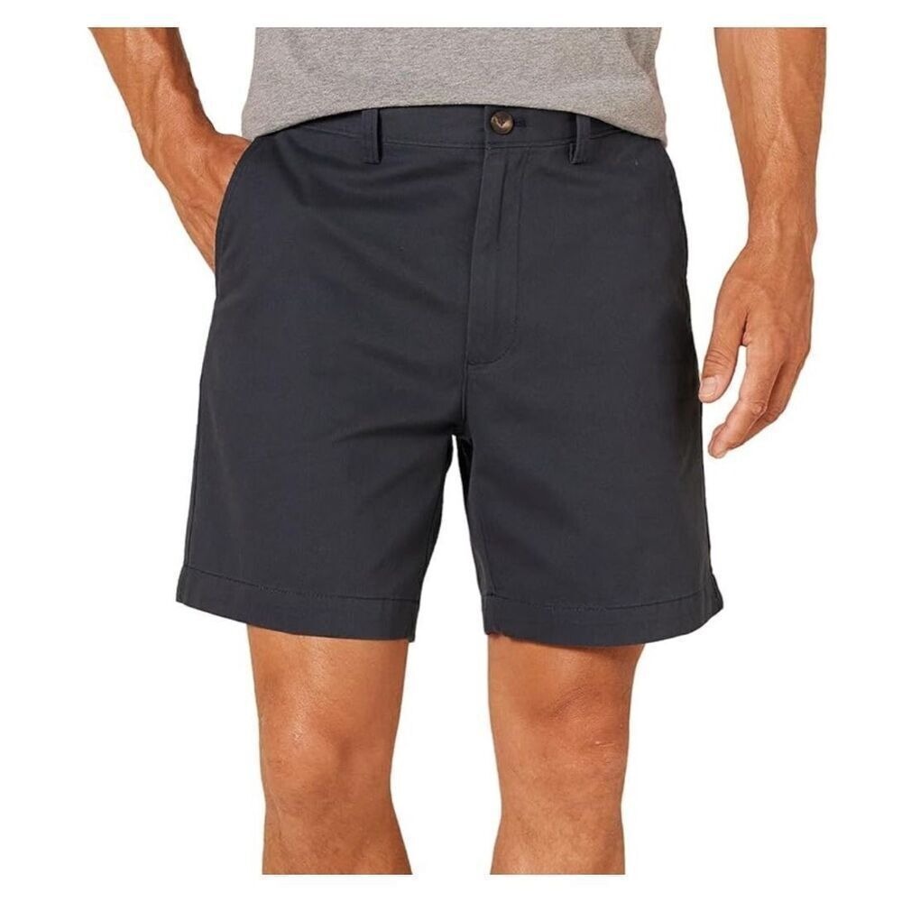 Amazon Essentials Men's Classic-Fit 7" Chino Short. Black. Size 44